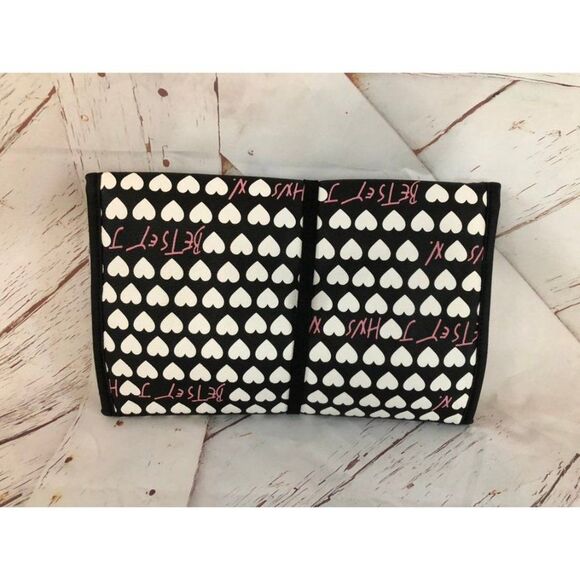 Betsey Johnson changing pad bag - Picture 2 of 4